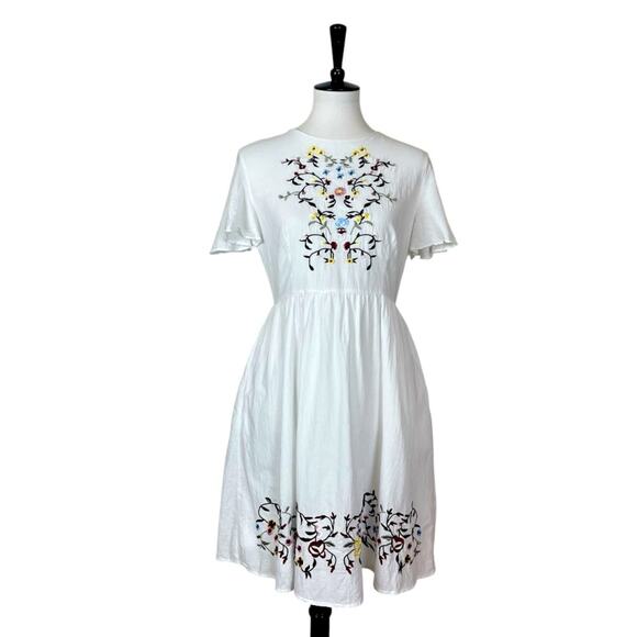 Floral Embroidered A-line Dress Flutter Sleeves White Multi Women’s Size Medium - Picture 1 of 13
